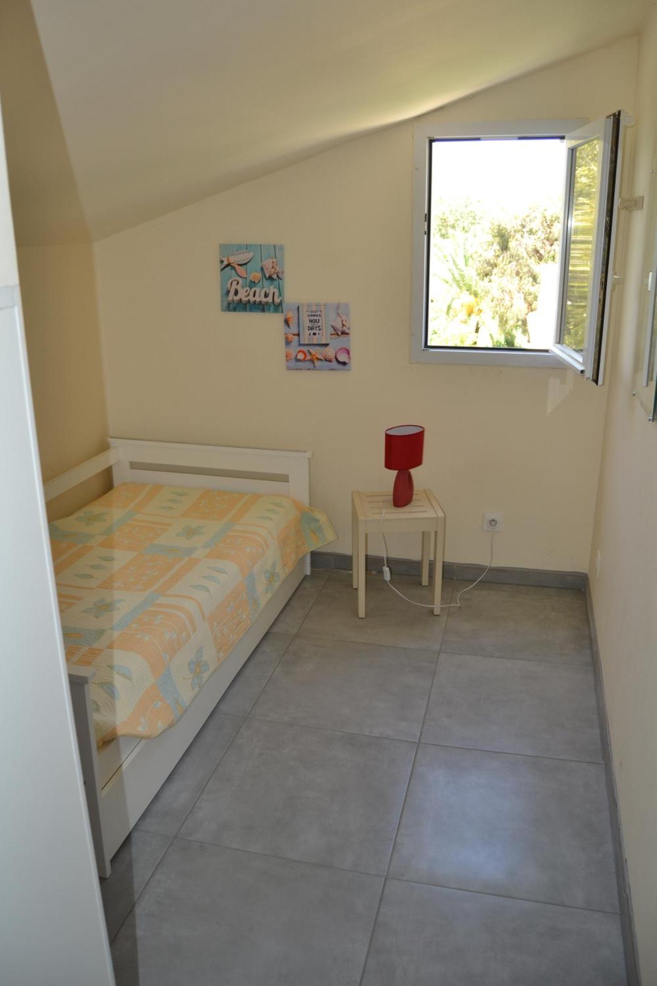 Holiday home H4 *